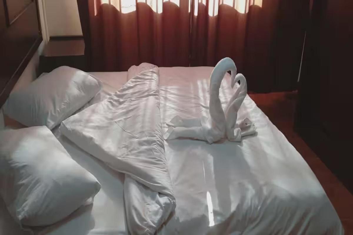 Al-Nujoom Hotel Suites Amman Esterno foto
