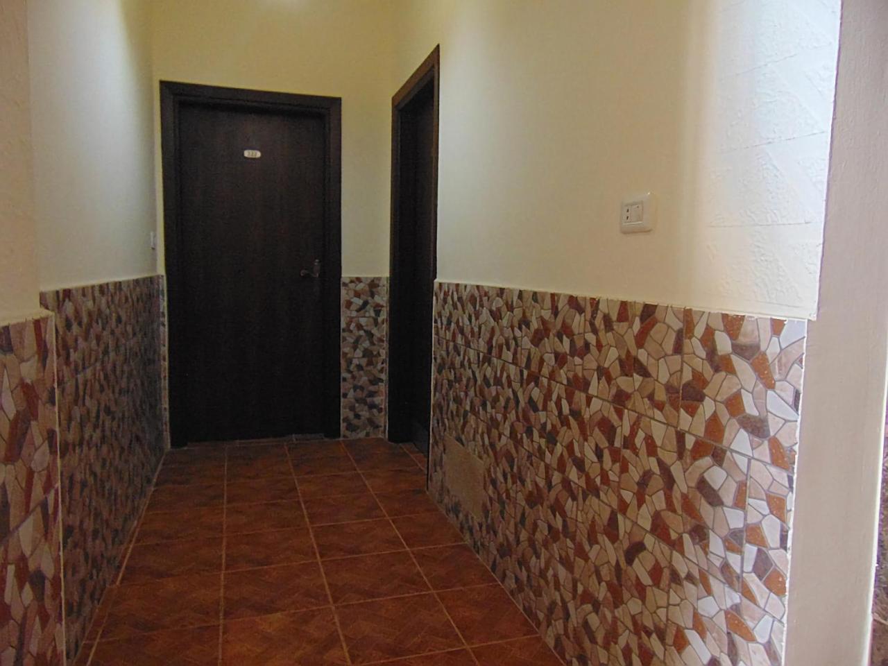 Al-Nujoom Hotel Suites Amman Esterno foto