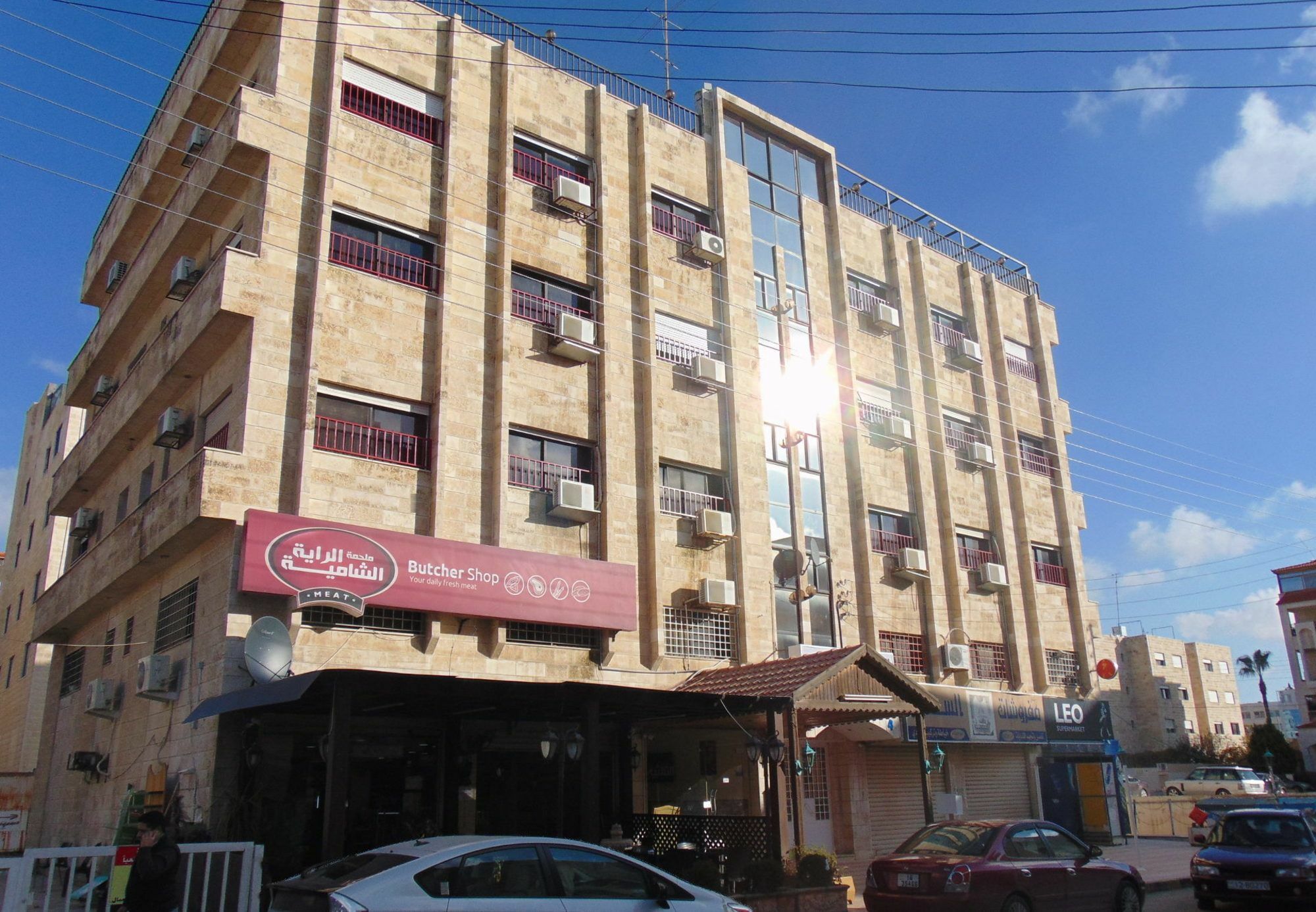 Al-Nujoom Hotel Suites Amman Esterno foto